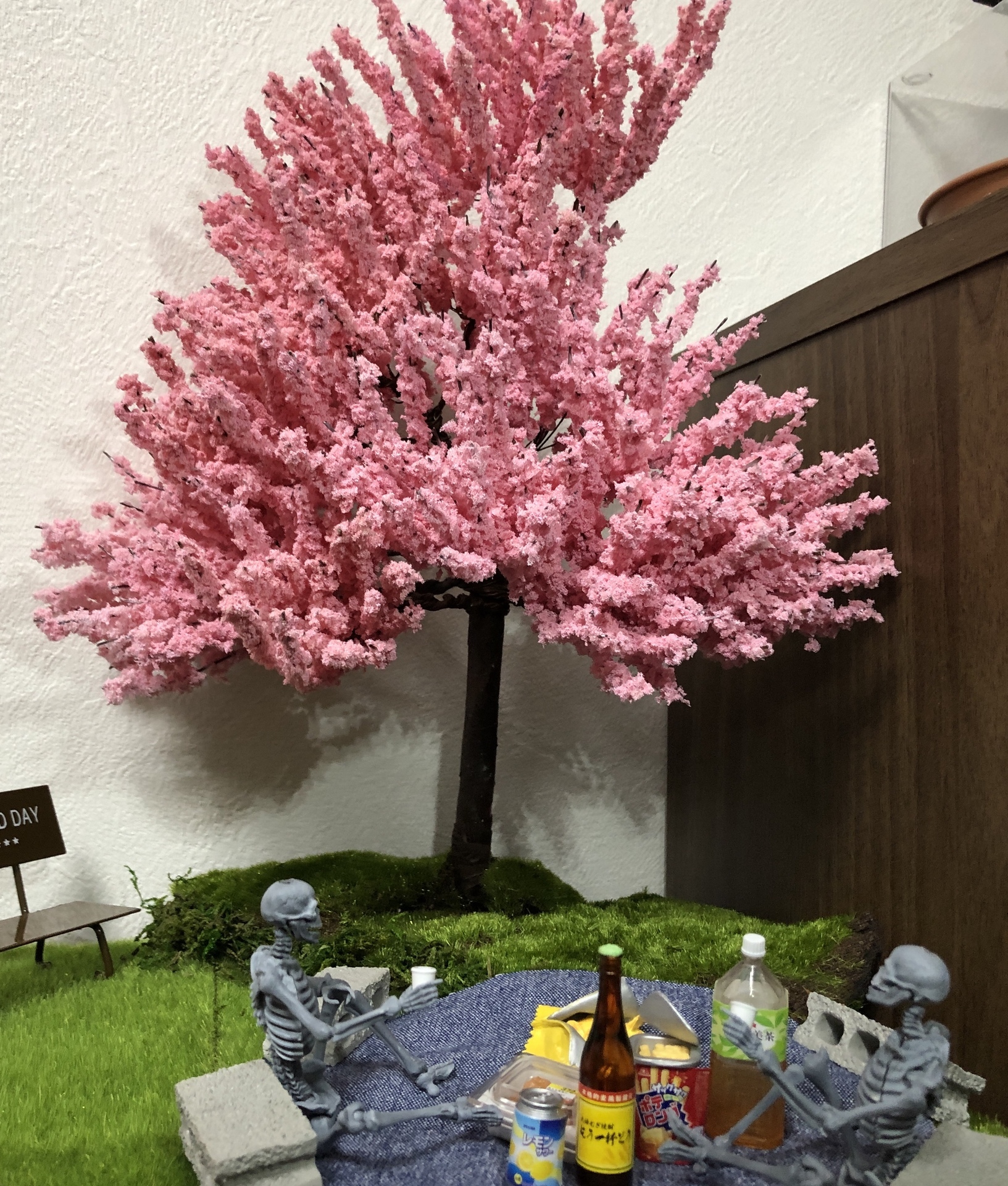 100円ショップで桜の樹をつくる（約1/12） 春のお花見2019: 小さな世界 ...